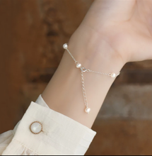 Load image into Gallery viewer, Petite Pearl Bracelet